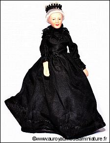 Ech. 1/12 - Personnage GRAND-MERE, 
ROBE  NOIRE